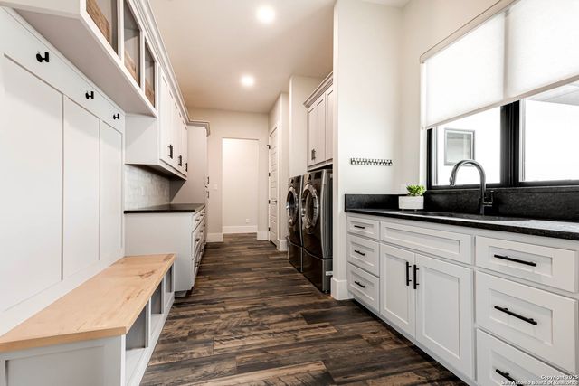 65 Sabinas Ridge Rd, Boerne, TX 78006