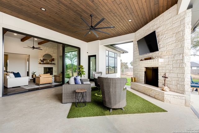 65 Sabinas Ridge Rd, Boerne, TX 78006