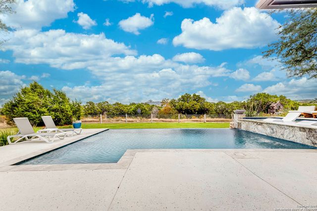 65 Sabinas Ridge Rd, Boerne, TX 78006