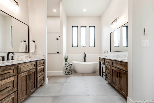 65 Sabinas Ridge Rd, Boerne, TX 78006