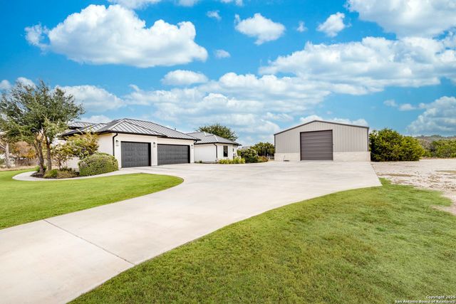 65 Sabinas Ridge Rd, Boerne, TX 78006