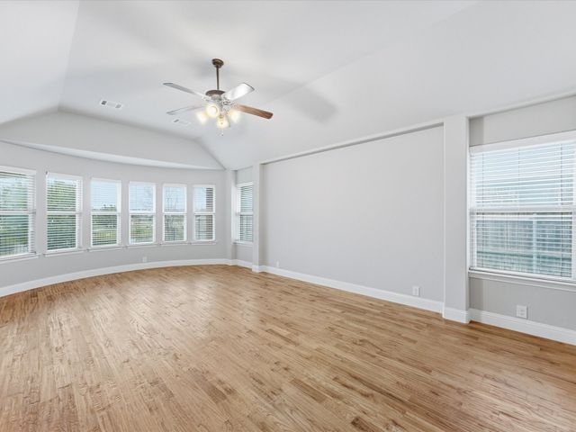 909 Longhorn Drive, Aubrey, TX 76227