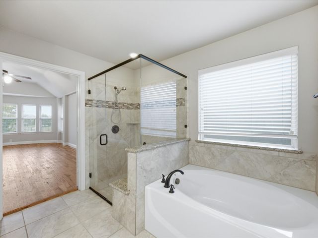 909 Longhorn Drive, Aubrey, TX 76227