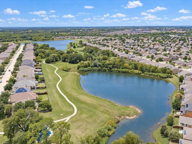 909 Longhorn Drive, Aubrey, TX 76227