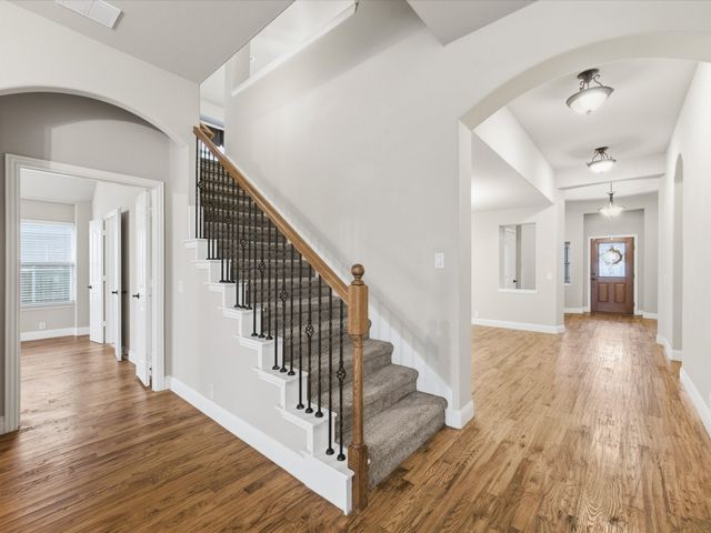 909 Longhorn Drive, Aubrey, TX 76227