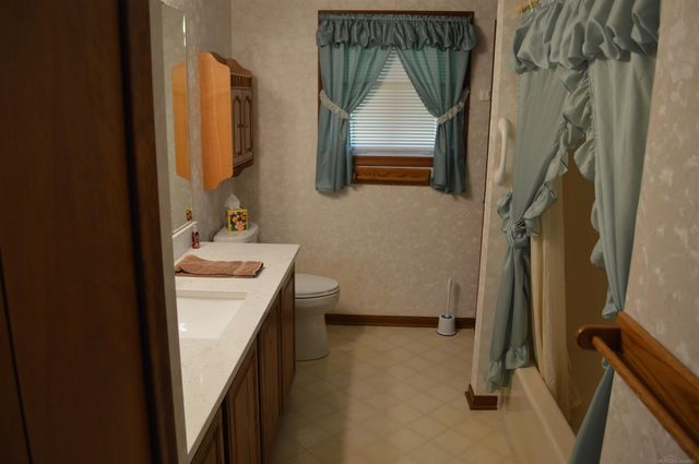 51930 North Avenue, Macomb Twp, MI 48042