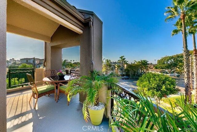 420 Lake 301, Huntington Beach, CA 92648