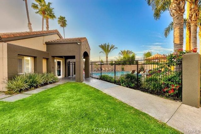 420 Lake 301, Huntington Beach, CA 92648