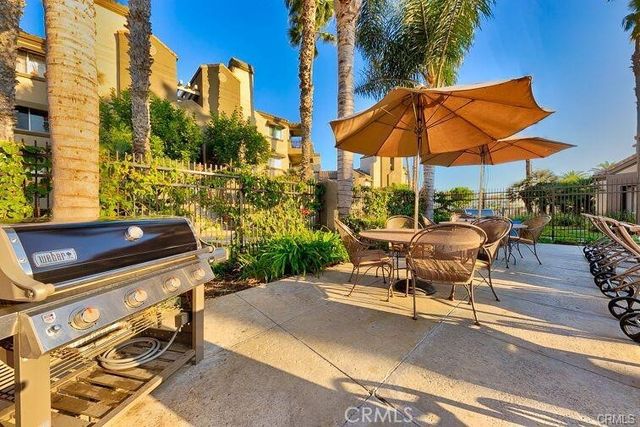 420 Lake 301, Huntington Beach, CA 92648