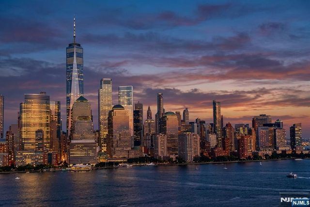 2 2nd Street 1704, Jersey City, NJ 07302