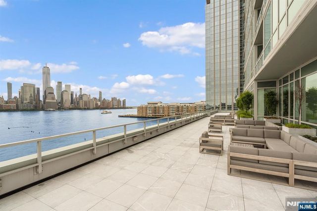 2 2nd Street 1704, Jersey City, NJ 07302