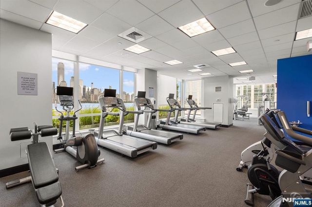 2 2nd Street 1704, Jersey City, NJ 07302