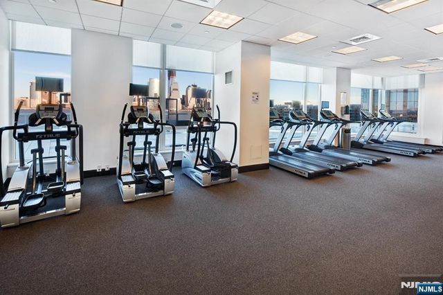 2 2nd Street 1704, Jersey City, NJ 07302