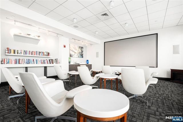 2 2nd Street 1704, Jersey City, NJ 07302