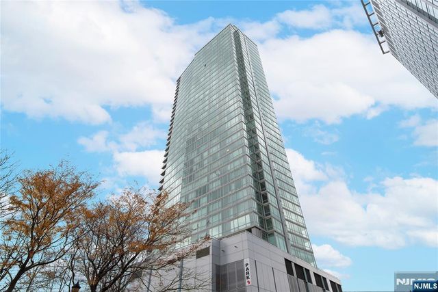 2 2nd Street 1704, Jersey City, NJ 07302