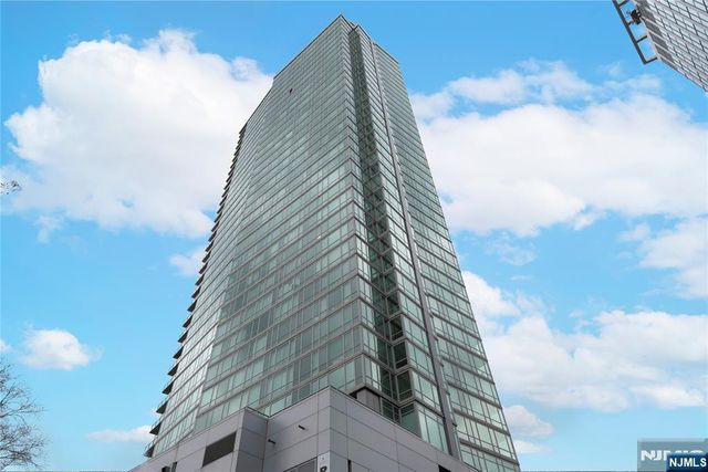 2 2nd Street 1704, Jersey City, NJ 07302