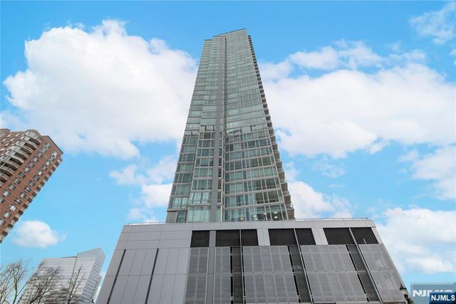 2 2nd Street 1704, Jersey City, NJ 07302