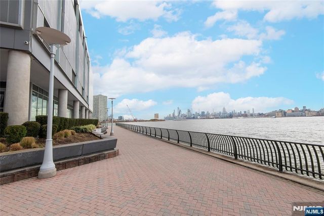2 2nd Street 1704, Jersey City, NJ 07302