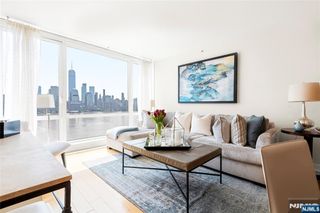 2 2nd Street 1704, Jersey City, NJ 07302