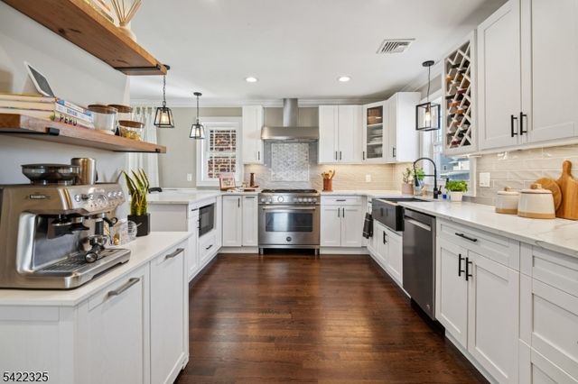 249 Ottawa Ave, Hasbrouck Heights Boro, NJ 07604