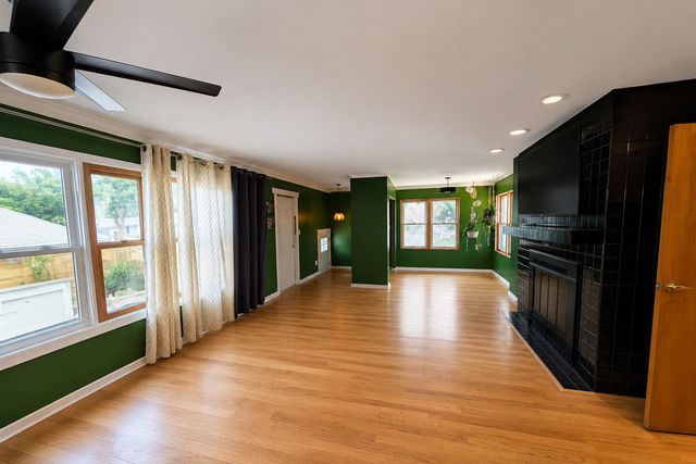 3801 N Oleander Avenue, Chicago, IL 60634