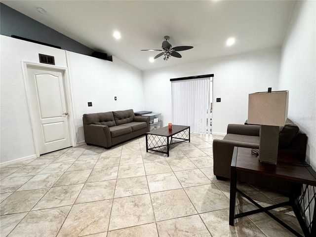 248 CHICAGO AVENUE W, Haines City, FL 33844