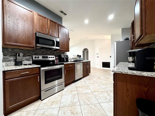 248 CHICAGO AVENUE W, Haines City, FL 33844