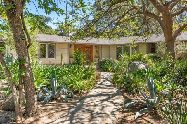 10880 Hess Drive, La Mesa, CA 91941