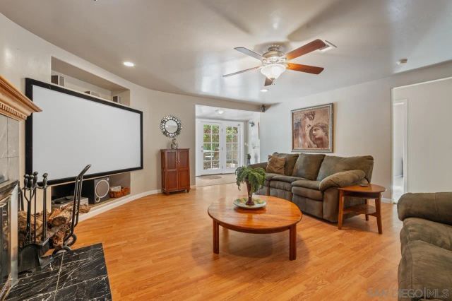 10880 Hess Drive, La Mesa, CA 91941