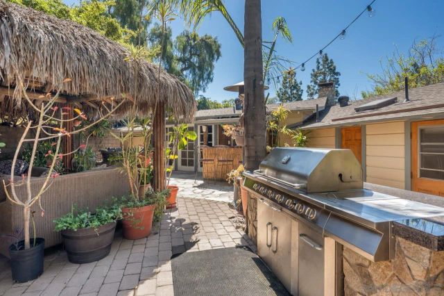 10880 Hess Drive, La Mesa, CA 91941