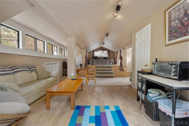 10880 Hess Drive, La Mesa, CA 91941