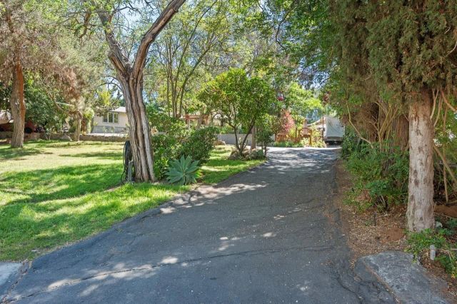 10880 Hess Drive, La Mesa, CA 91941