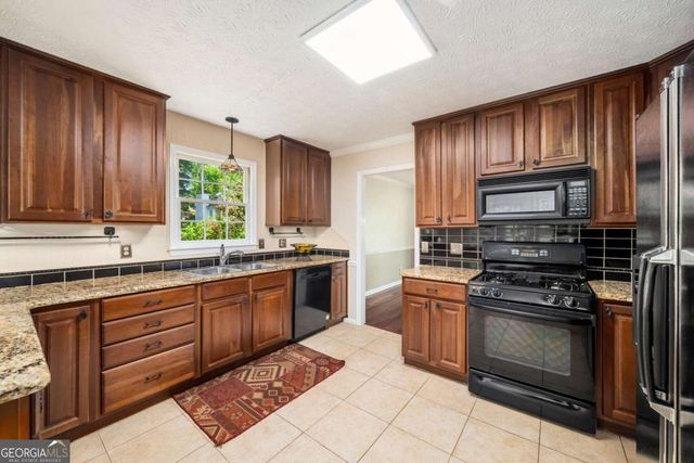 166 Plantation Trace, Woodstock, GA 30188