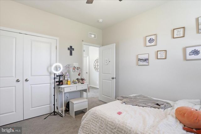 639 BARKSDALE DR, Charles Town, WV 25414