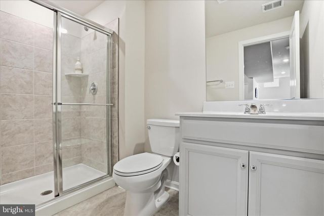 639 BARKSDALE DR, Charles Town, WV 25414