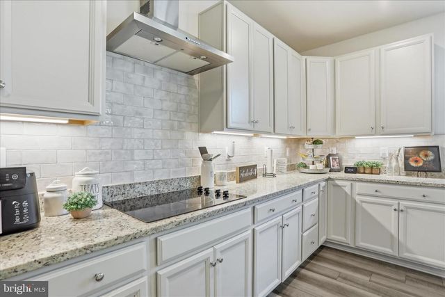 639 BARKSDALE DR, Charles Town, WV 25414