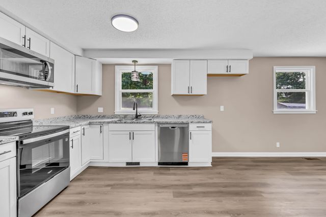 824 Garrettsburg Rd, Clarksville, TN 37042