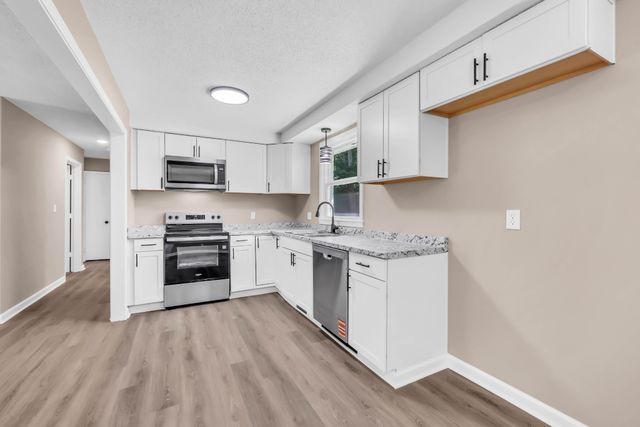 824 Garrettsburg Rd, Clarksville, TN 37042