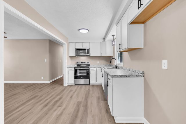 824 Garrettsburg Rd, Clarksville, TN 37042