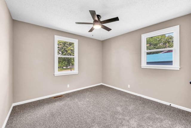824 Garrettsburg Rd, Clarksville, TN 37042