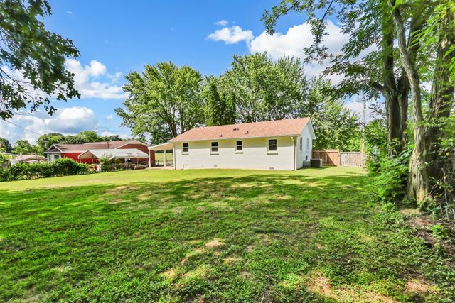 824 Garrettsburg Rd, Clarksville, TN 37042