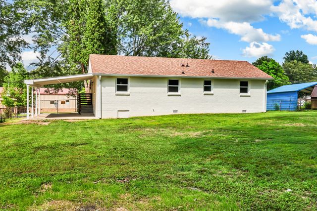 824 Garrettsburg Rd, Clarksville, TN 37042
