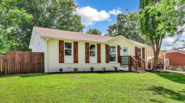 824 Garrettsburg Rd, Clarksville, TN 37042
