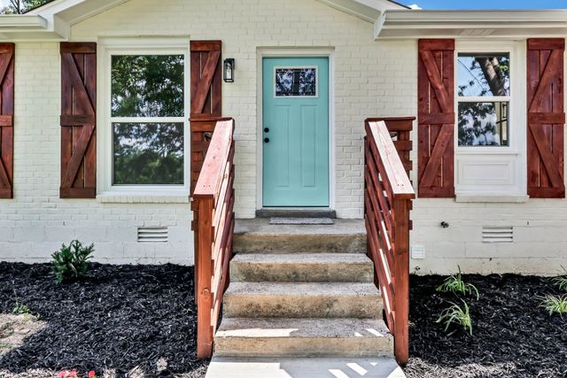 824 Garrettsburg Rd, Clarksville, TN 37042