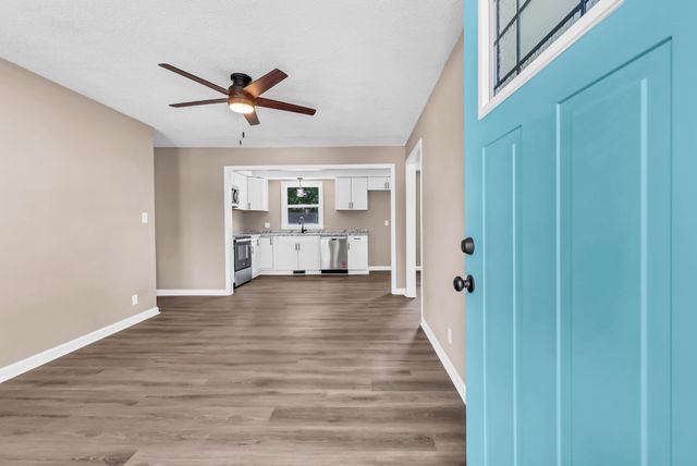 824 Garrettsburg Rd, Clarksville, TN 37042