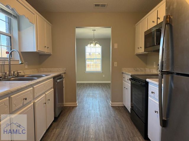 862 Lyndsi Lane, Hinesville, GA 31313