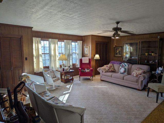 1115 Robin Ridge RD, Rocky Mount, VA 24151