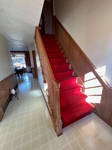 1115 Robin Ridge RD, Rocky Mount, VA 24151