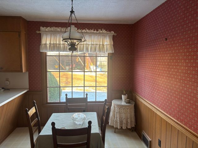 1115 Robin Ridge RD, Rocky Mount, VA 24151