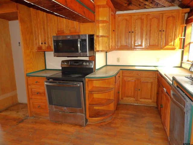 718 E Houston Avenue, Crockett, TX 75835